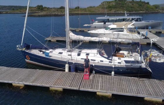 Beneteau Oceanis 523 Big Blue of Lorn