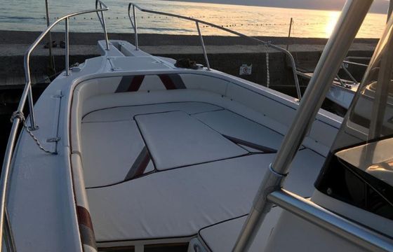 Boston Whaler 26 Outrage Outrage