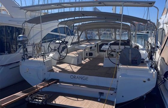 Beneteau Oceanis 52 Orange