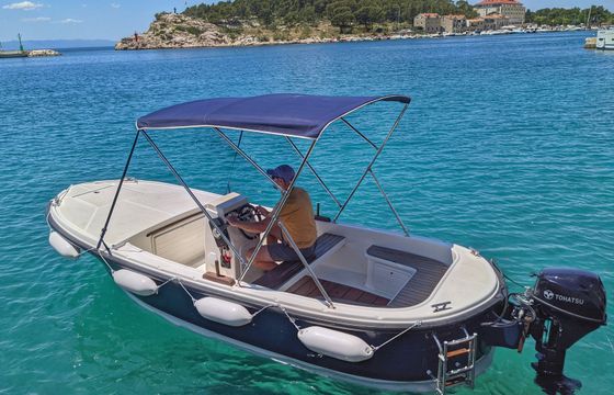 Betina Shipyard 500 10