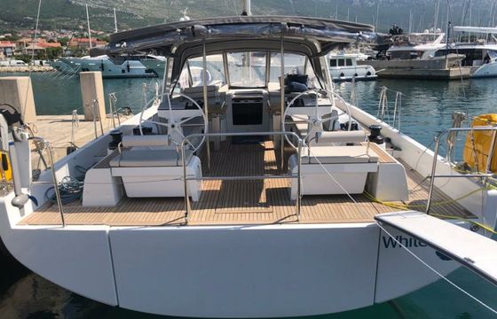 Beneteau Oceanis 54 White Bird