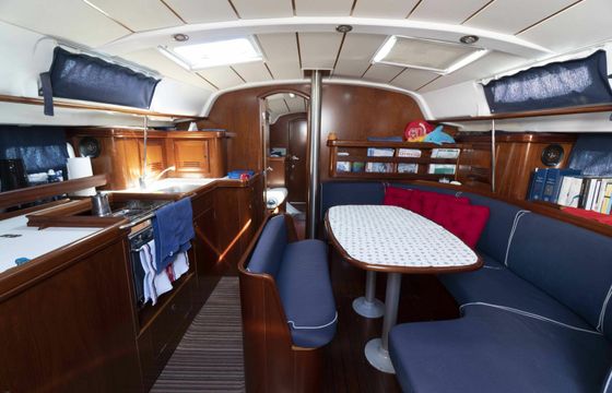 Beneteau Oceanis Clipper 411 Blue Dolphin