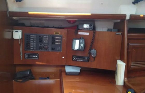 Beneteau Oceanis Clipper 393 Hinitsa