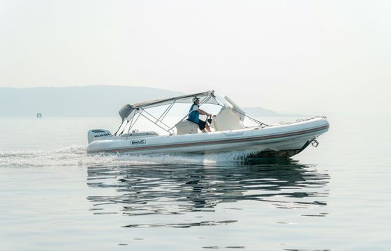 BWA 8.2 Gommone