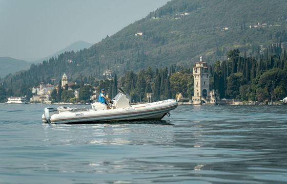 BWA 8.2 Gommone