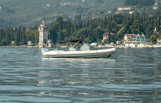 BWA 8.2 Gommone