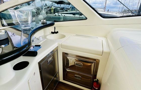 Cantieri di Baia 63 My Stealth