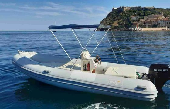 BWA 19 Gommone
