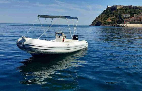 BWA 19 Gommone