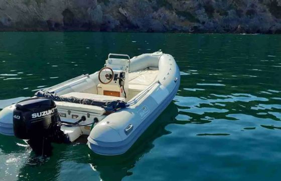 BWA 19 Gommone