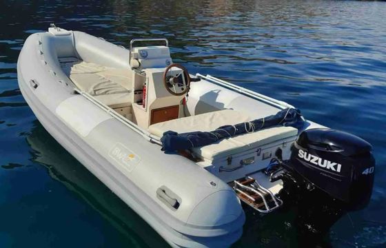 BWA 19 Gommone
