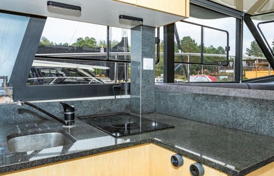 Cobra Yachts 36 Bella Gold
