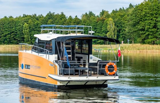 Cobra Yachts 36 Bella Gold