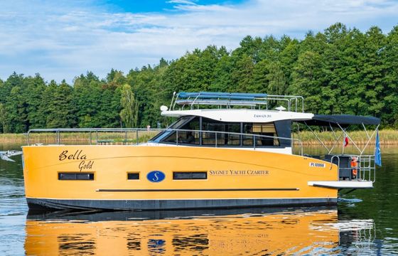 Cobra Yachts 36 Bella Gold