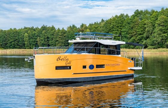 Cobra Yachts 36 Bella Gold