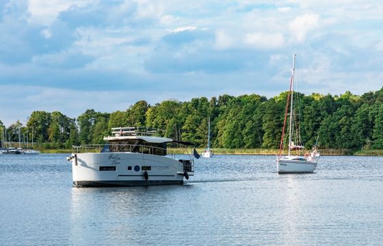 Cobra Yachts 36 Bella Silver