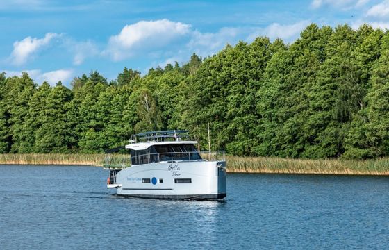 Cobra Yachts 36 Bella Silver