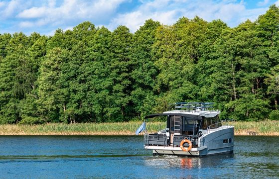 Cobra Yachts 36 Bella Silver