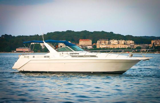 Chris Craft 370 Angie