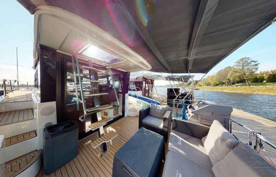 Cobra Yachts 40 Special Blue XL