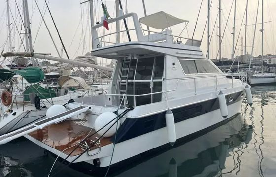 Comar 42 She's Mine