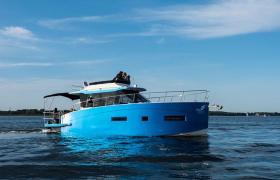 Cobra Yachts 40 Grand Horizon