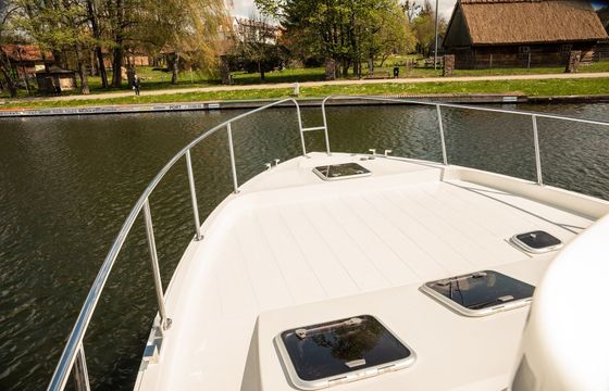Cobra Yachts 40 Lentamente