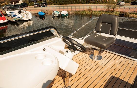 Cobra Yachts 40 Lentamente