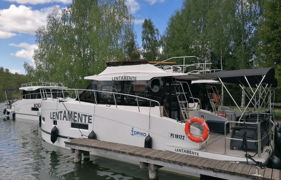 Cobra Yachts 40 Lentamente