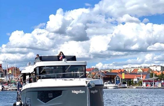 Cobra Yachts 45 Magellan