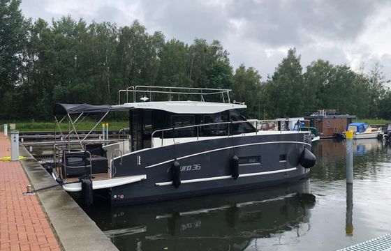 Cobra Yachts Futura 36 Stella