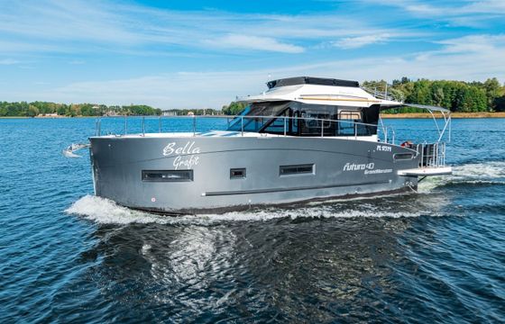 Cobra Yachts 40 Bella Graphite