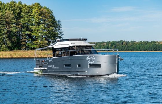 Cobra Yachts 40 Bella Graphite