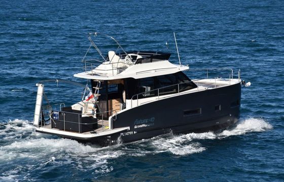 Cobra Yachts 40 Versus
