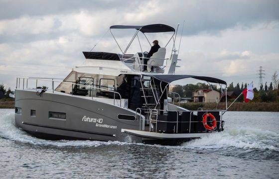 Cobra Yachts 40 Versus