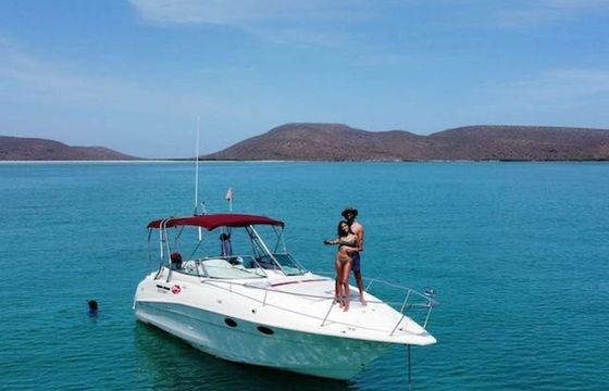 Cruiser Yachts 3375 Lover Lips