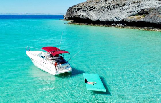 Cruiser Yachts 3375 Lover Lips