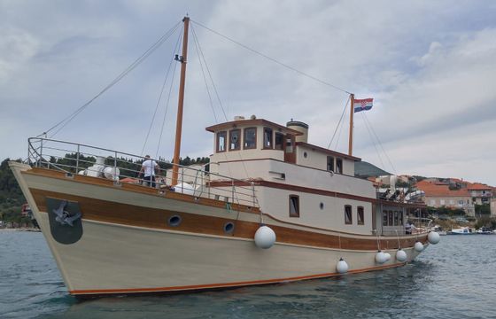 Custom Built 100 Gallant
