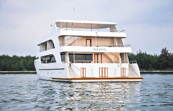 Custom Built 122 Adora