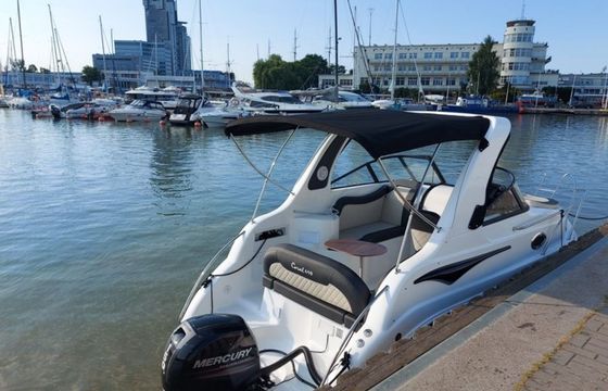 Coral 690 Sport Cruiser Proboat