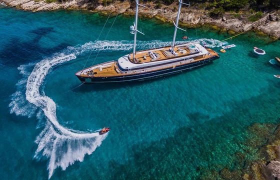 Custom Built 157 Clase Azul