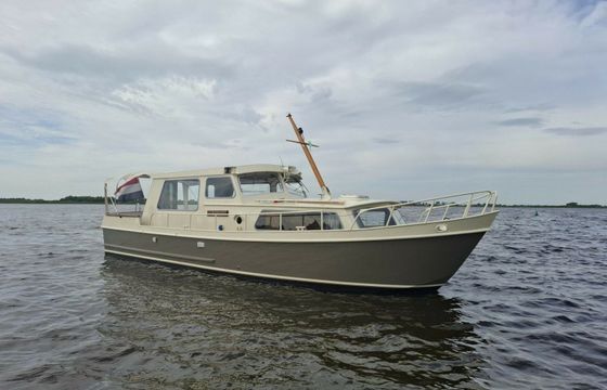 Crown Cruiser Winimare