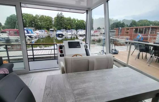 Custom Built 39 Undine mit Sauna