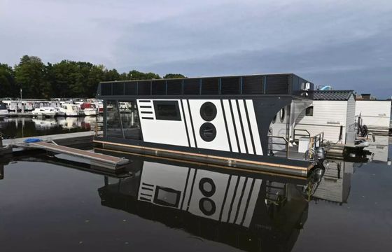 Custom Built 39 Undine mit Sauna