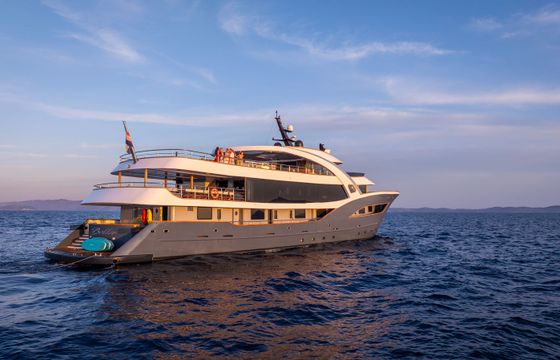 Custom Built 157 Bella