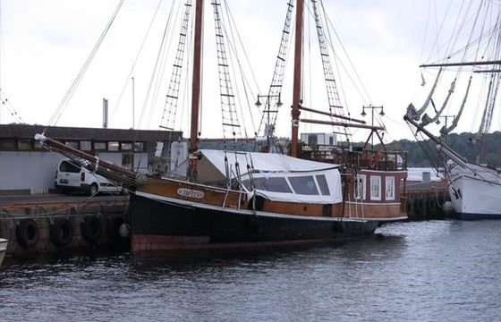 Custom Built 65 Jomfruen