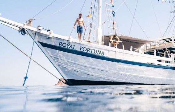 Custom Built Phinisi Royal Fortuna