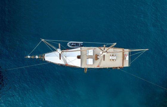 Custom Built Phinisi Dewata