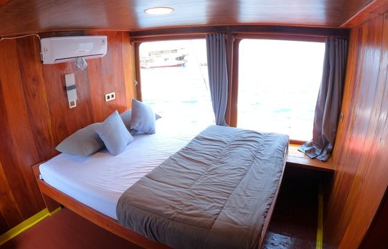 Custom Built Phinisi 3 Island