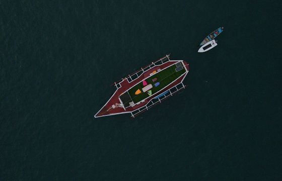 Custom Built Phinisi 3 Island